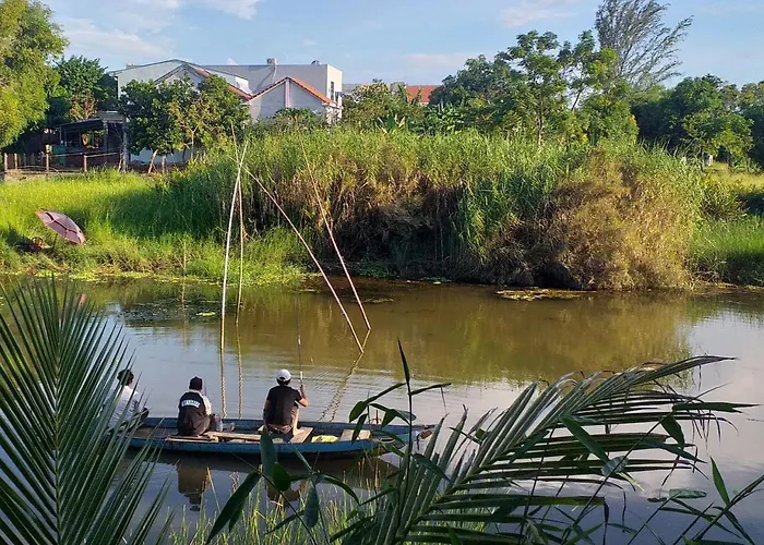 Gio Chieu Homestay - Riverside & Swimming Pool