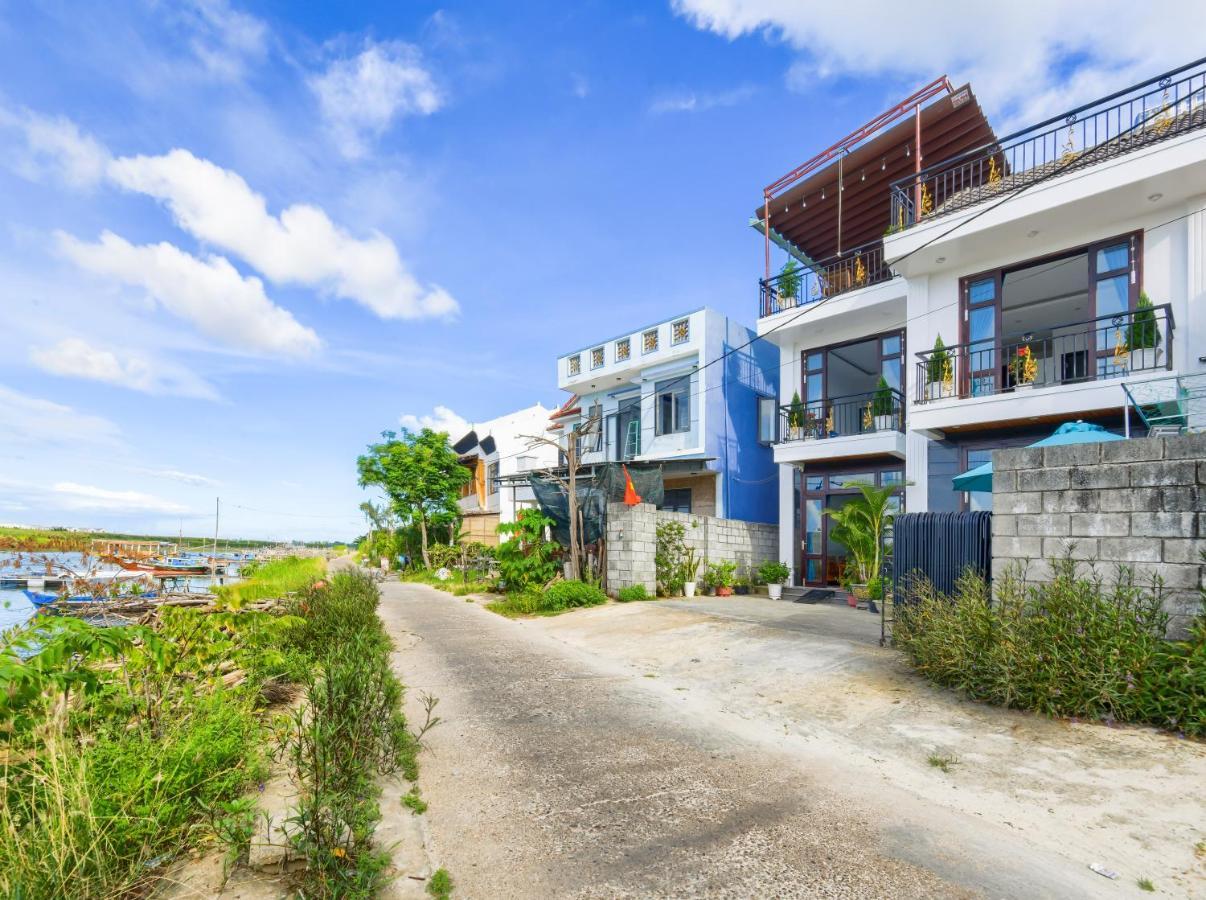 Gio Chieu - Riverside & Swimming Pool Homestay