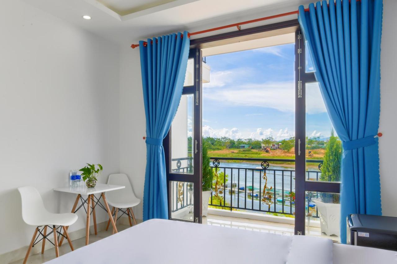Homestay Gio Chieu - Riverside & Swimming Pool