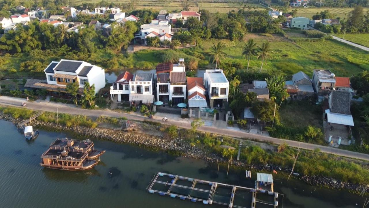 Homestay Gio Chieu - Riverside & Swimming Pool
